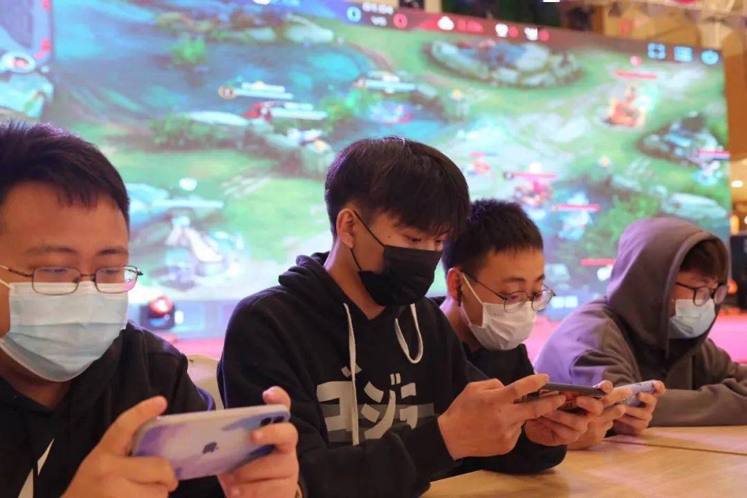 夏季赛骑士之路D3：Angel交手Ucal ，Hoya对线Hery
